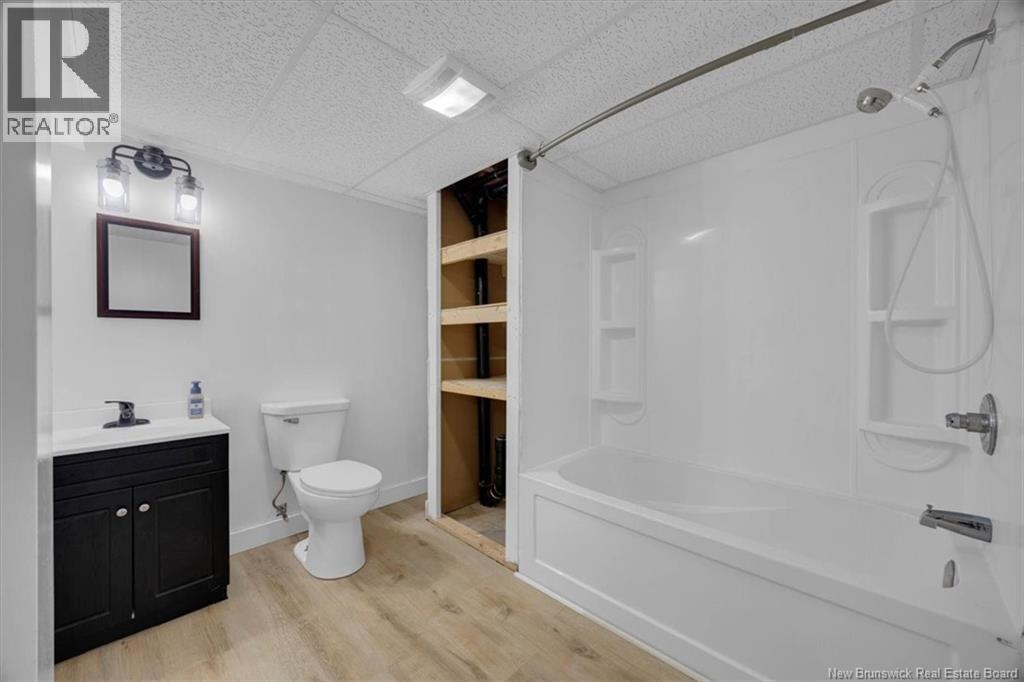 77 Law Avenue - Image 32