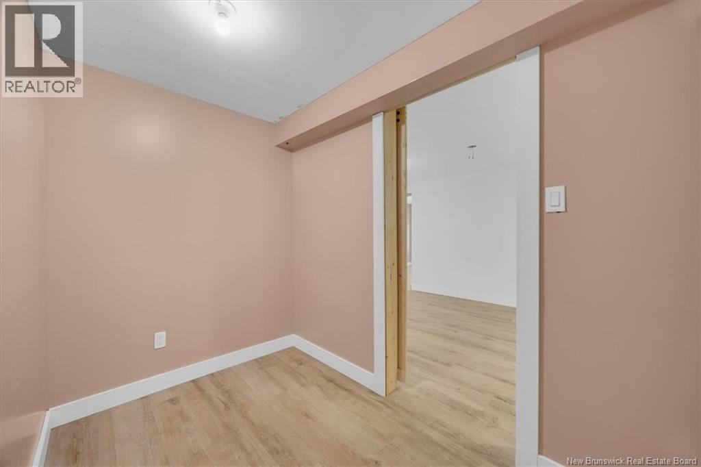 77 Law Avenue - Image 33