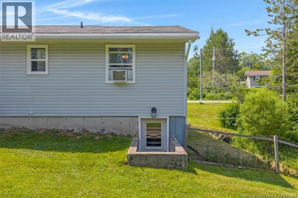77 Law Avenue - Image 35