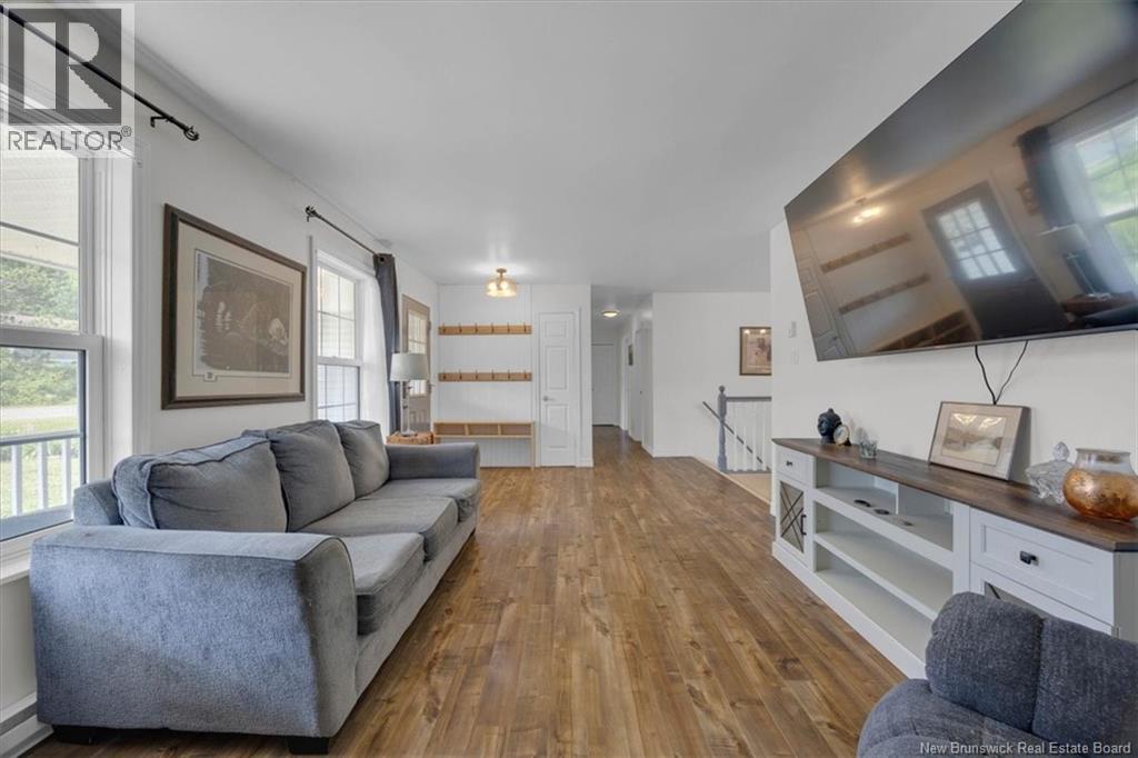77 Law Avenue - Image 8