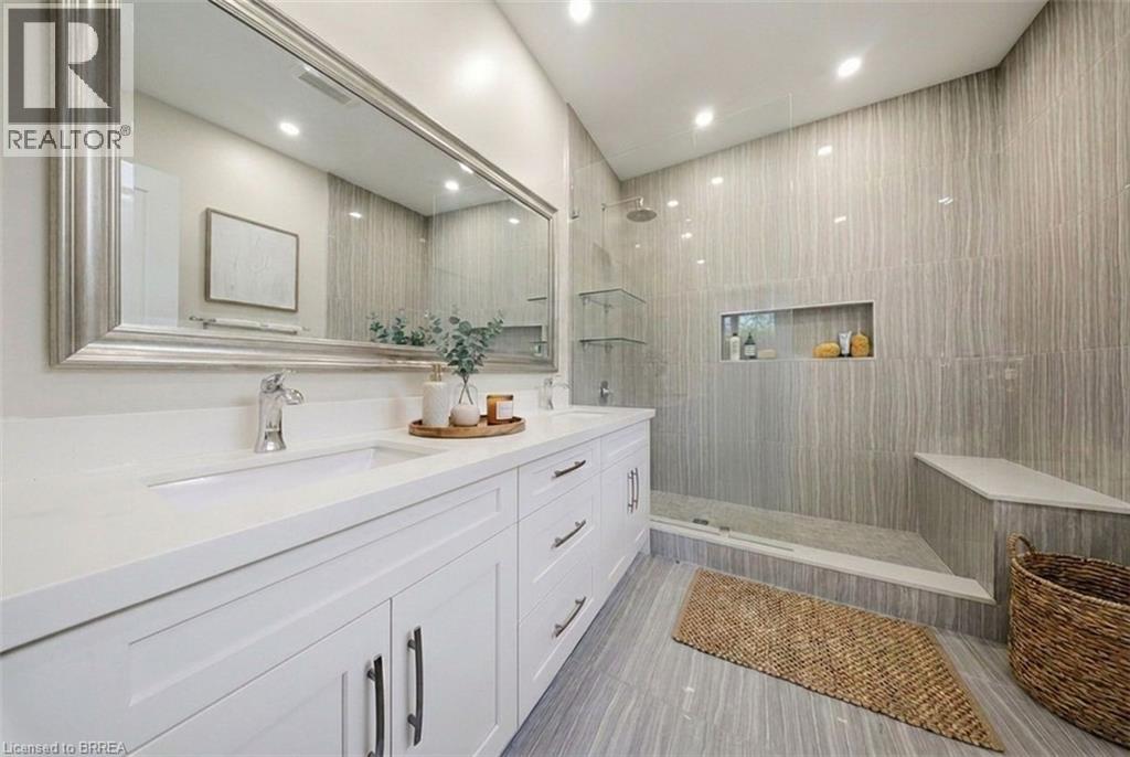 #10 6 BECKETT Drive - 16