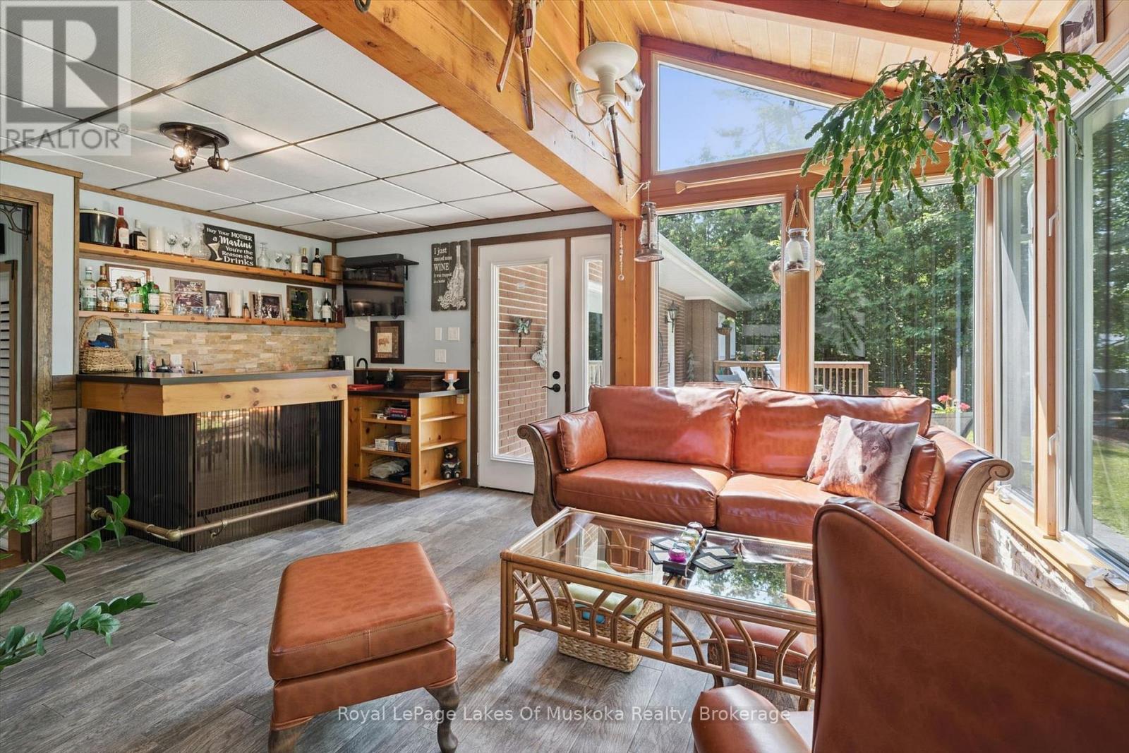 1012 GREY STREET - Image 12