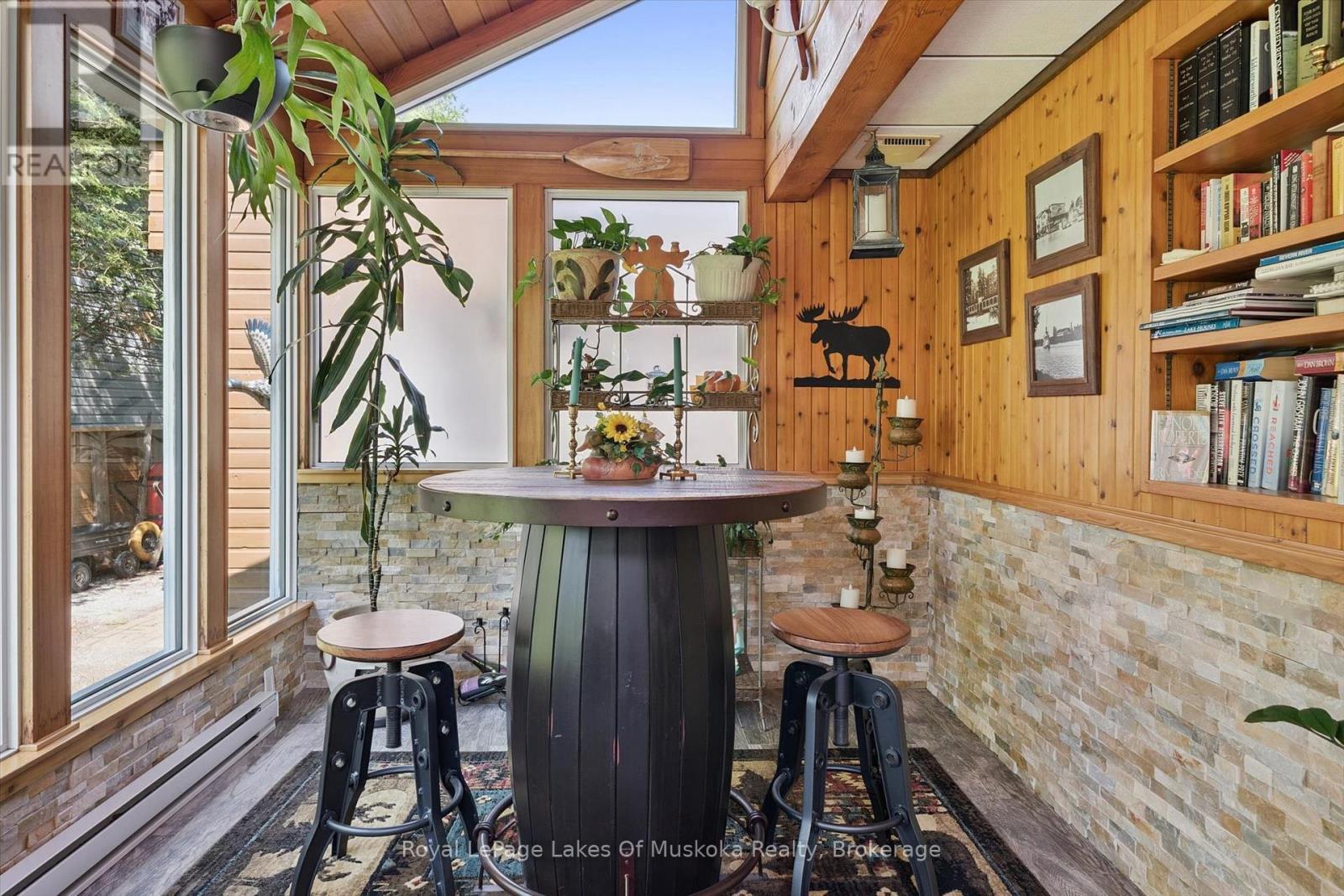 1012 GREY STREET - Image 14