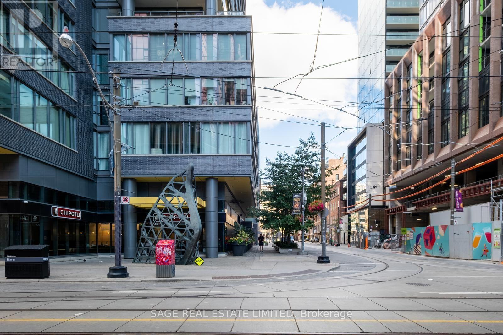 #902 8 CHARLOTTE STREET - 29