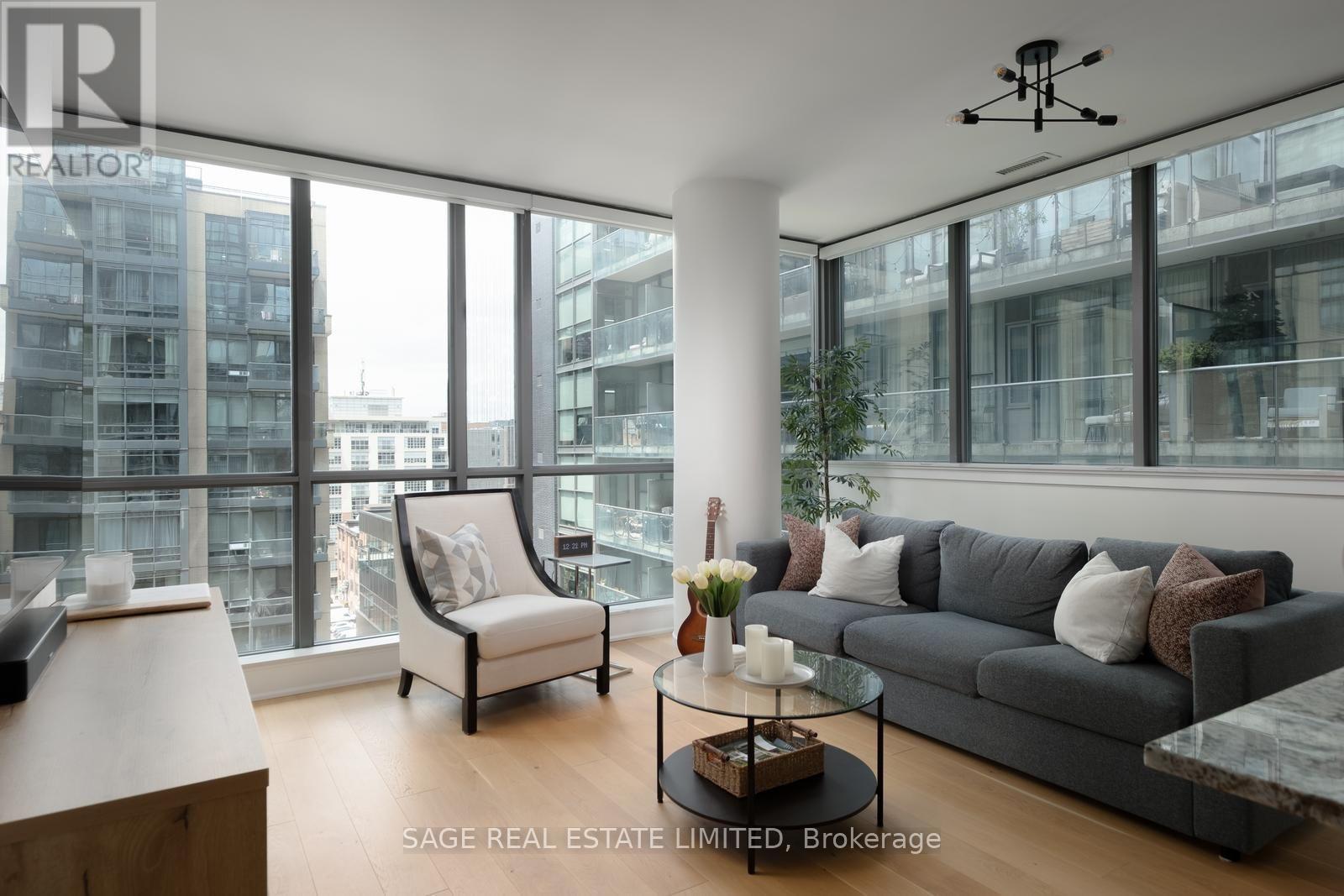 #902 8 CHARLOTTE STREET - 3