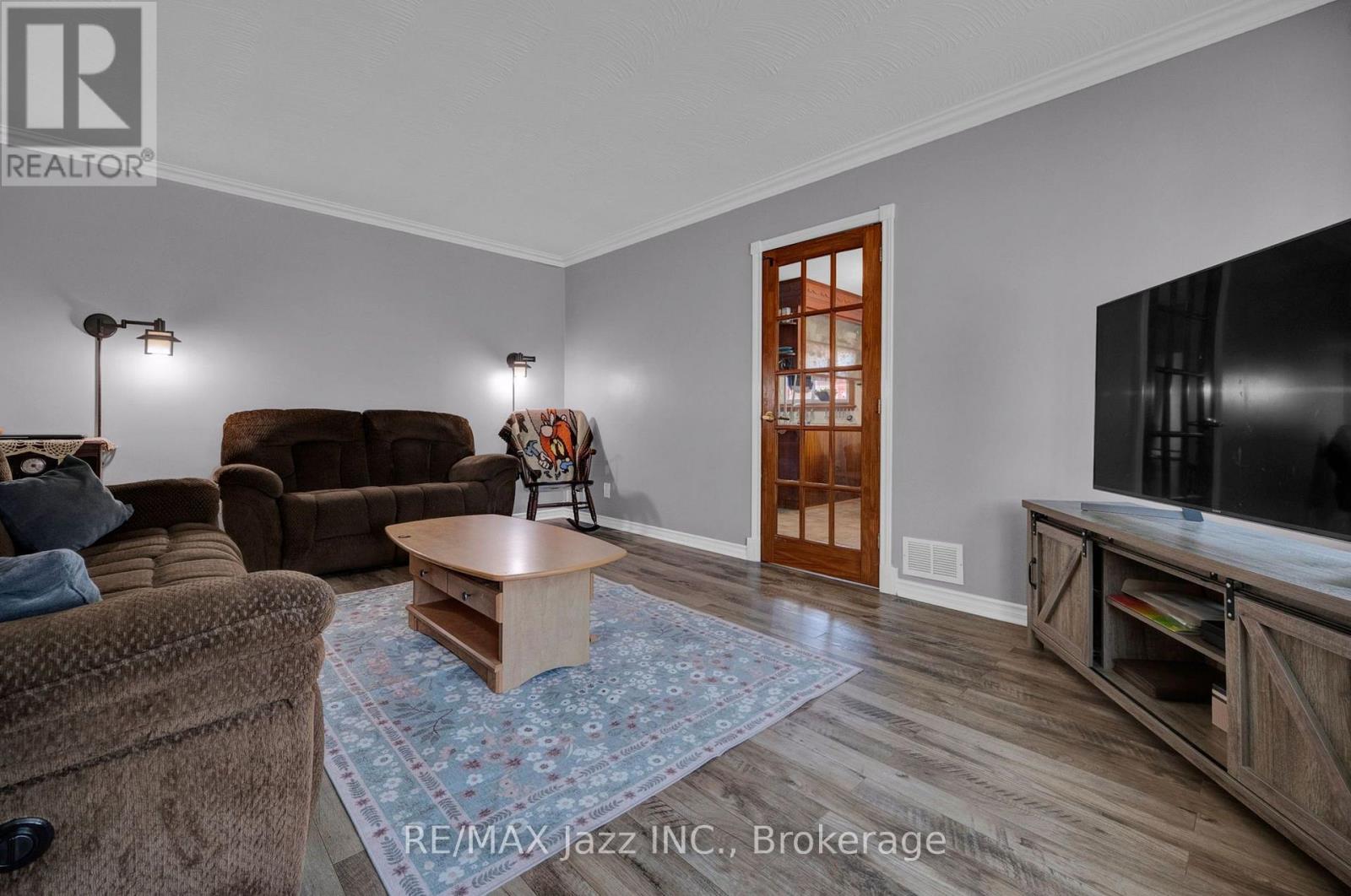 217 ANNIS STREET - 11