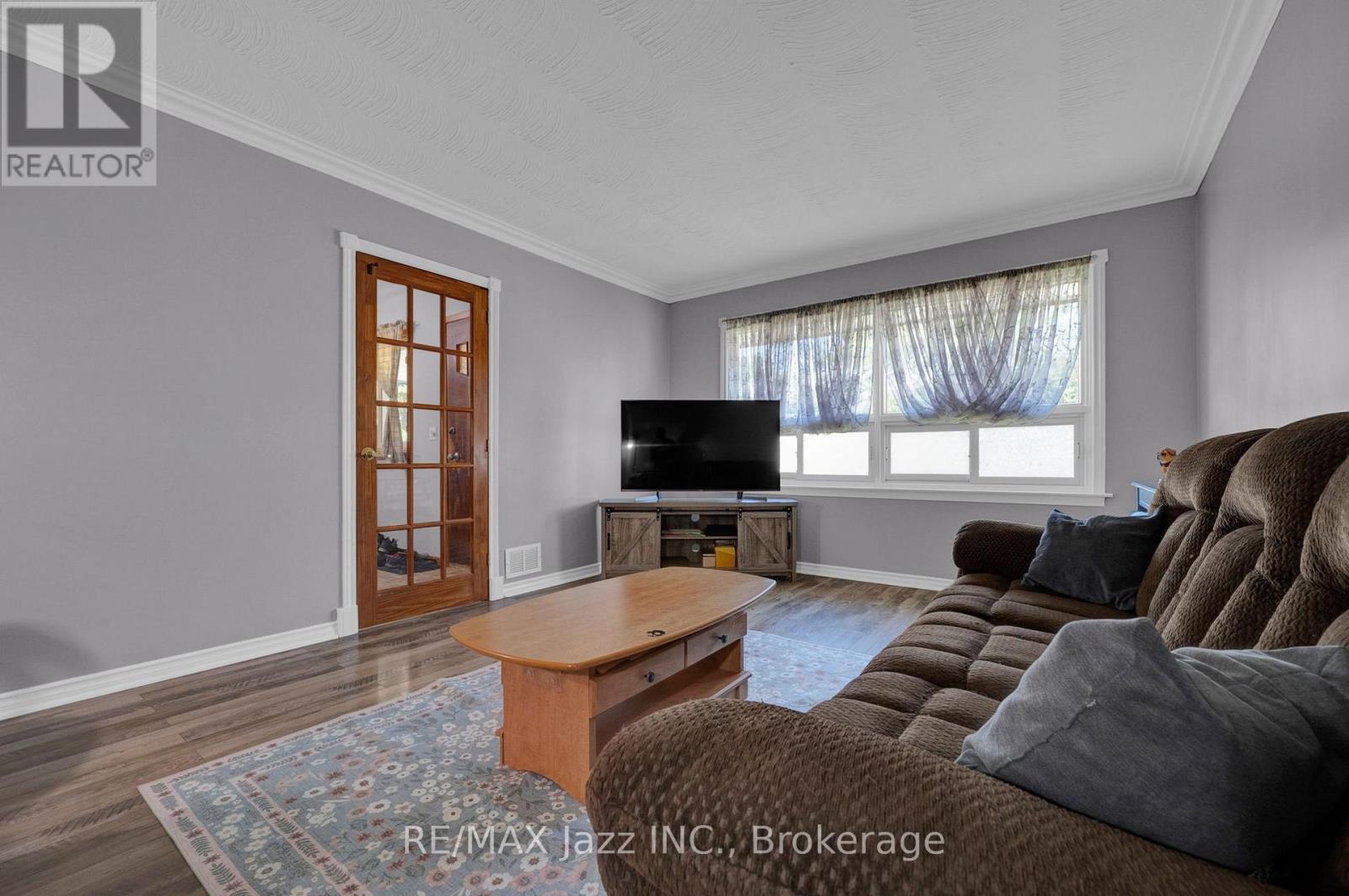 217 ANNIS STREET - 13