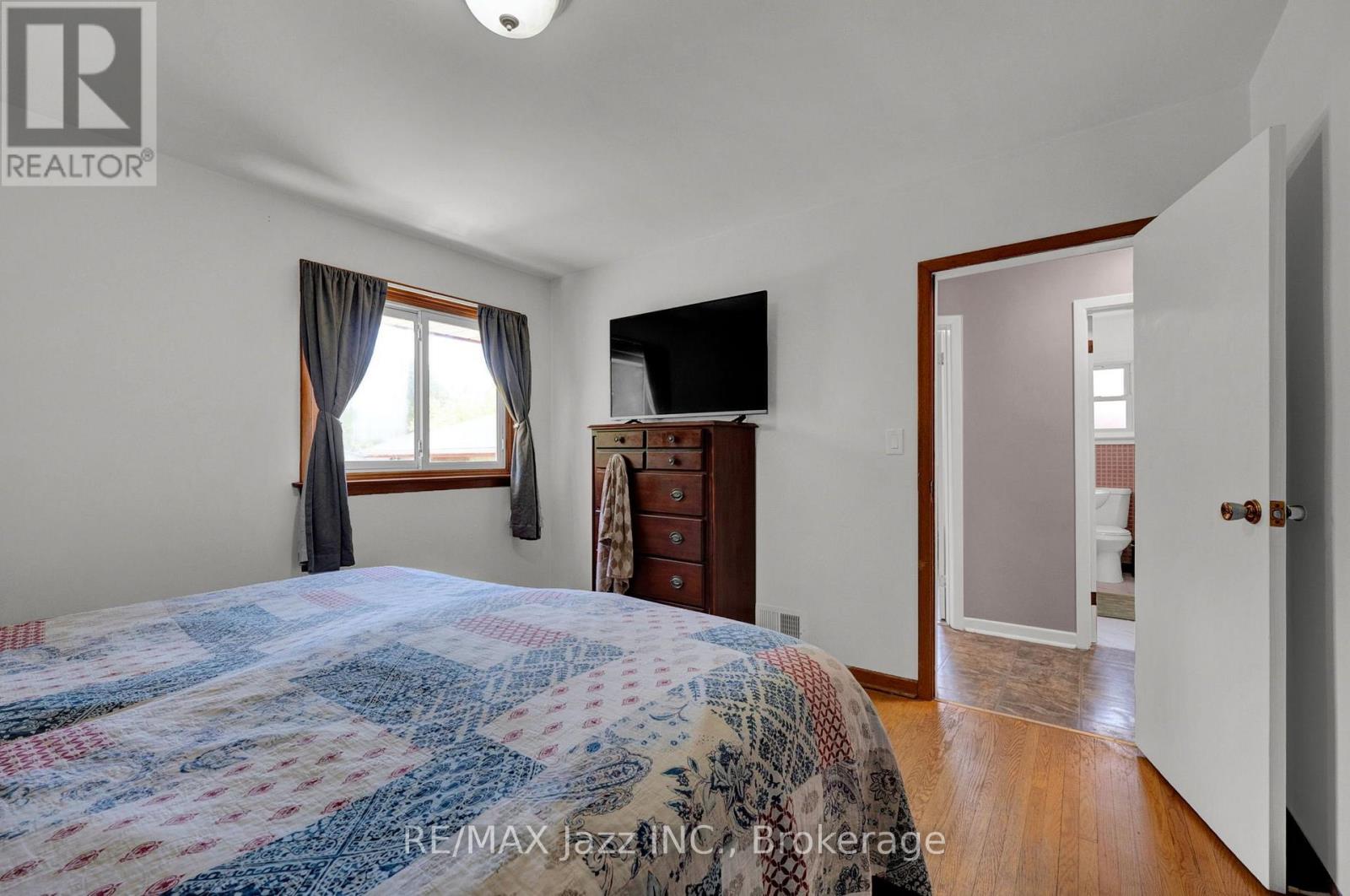 217 ANNIS STREET - 18