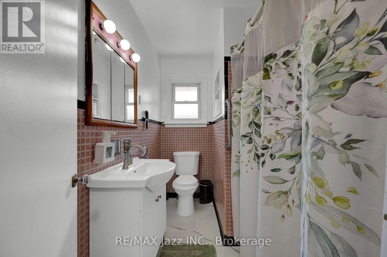 217 ANNIS STREET - 21