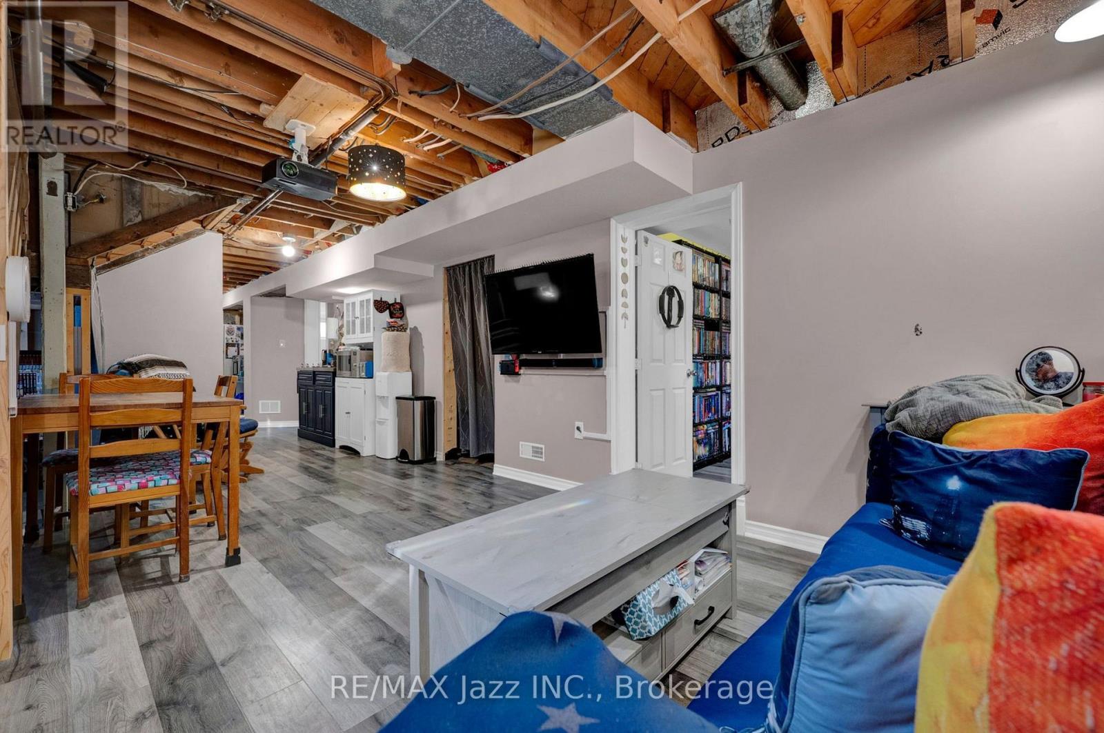 217 ANNIS STREET - 24
