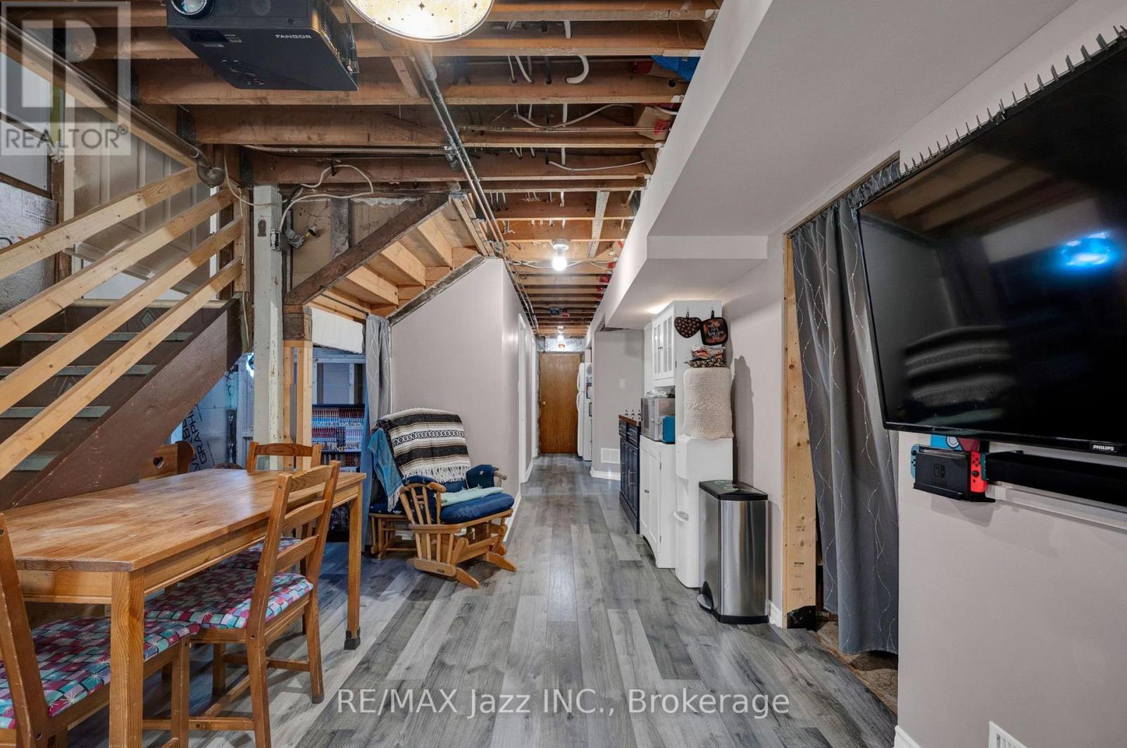 217 ANNIS STREET - 26