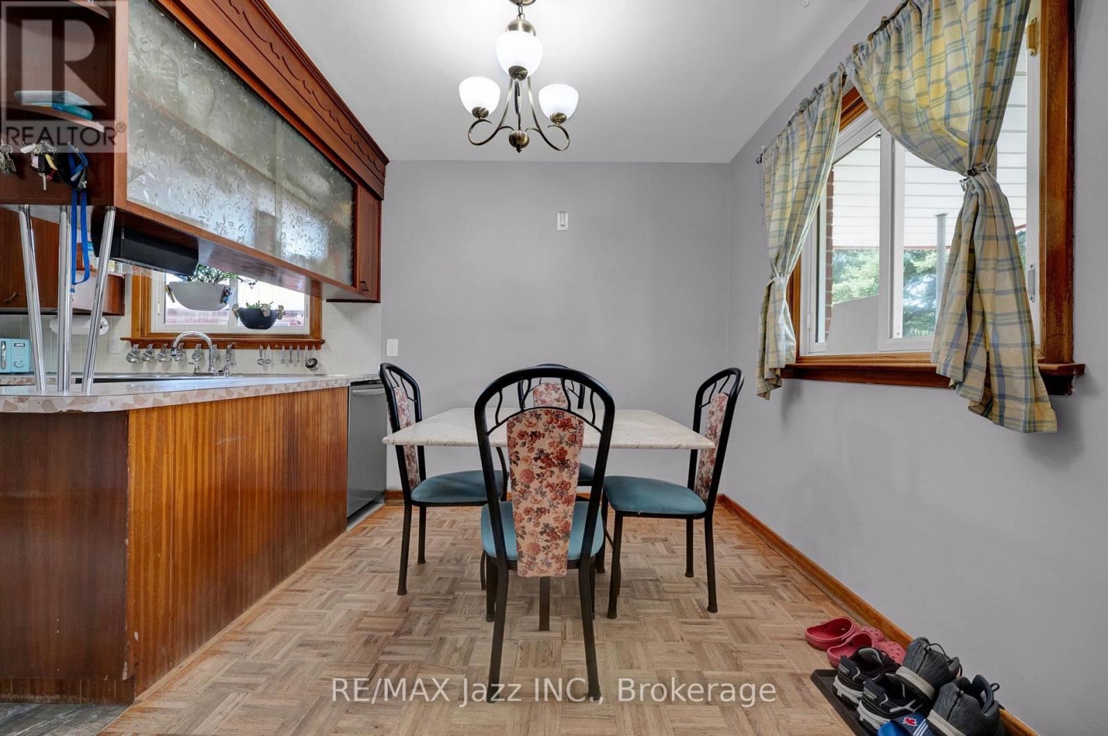 217 ANNIS STREET - 3