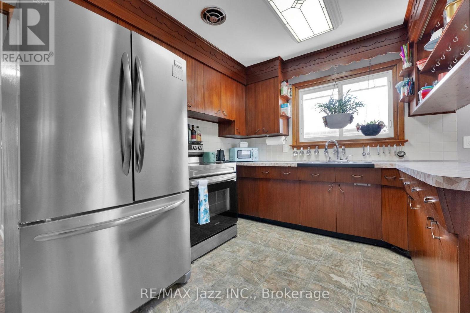 217 ANNIS STREET - 4