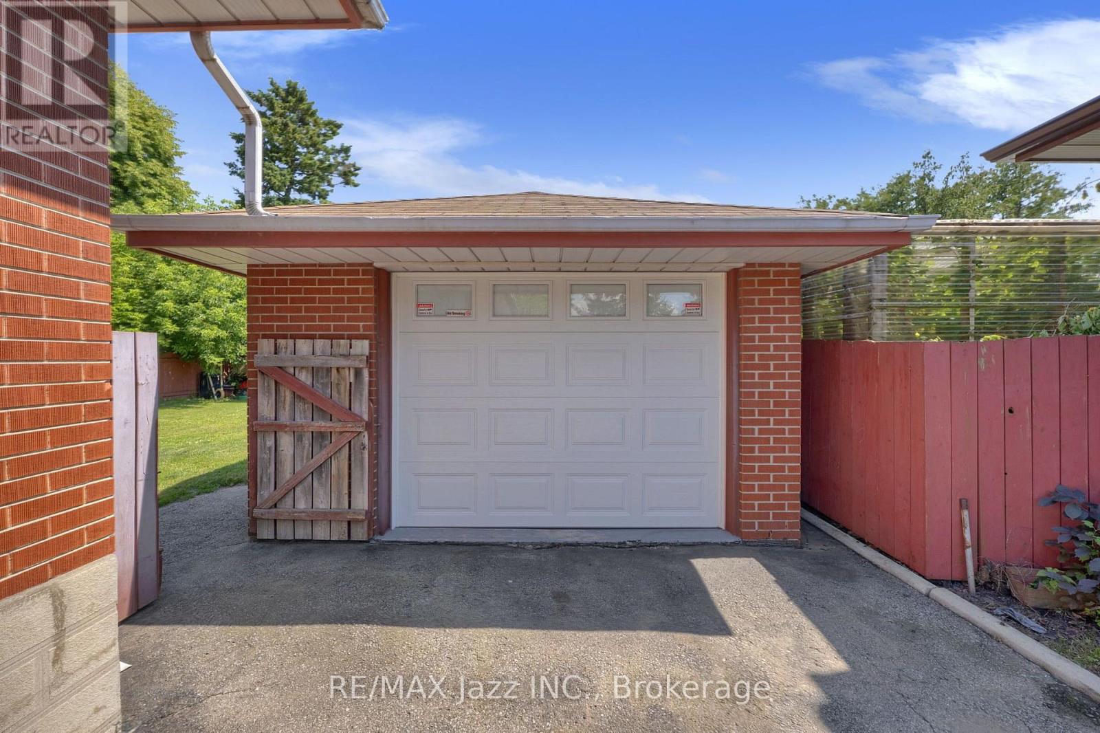217 ANNIS STREET - 42