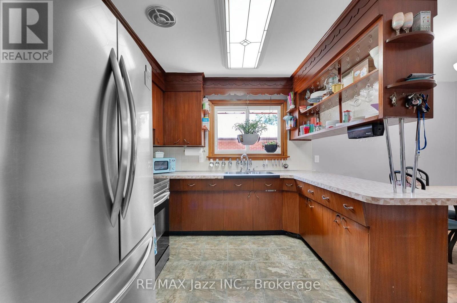 217 ANNIS STREET - 5