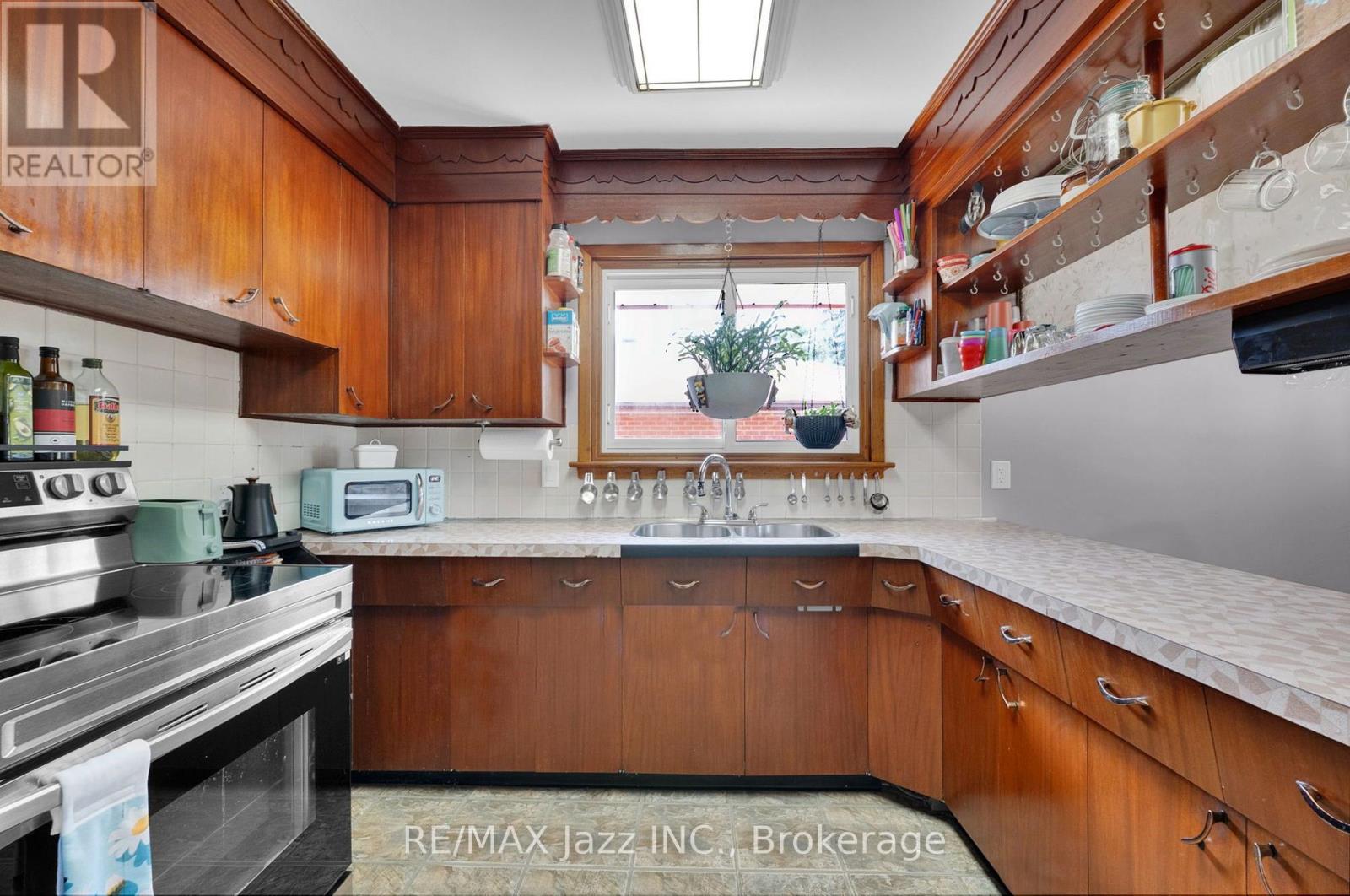 217 ANNIS STREET - 6