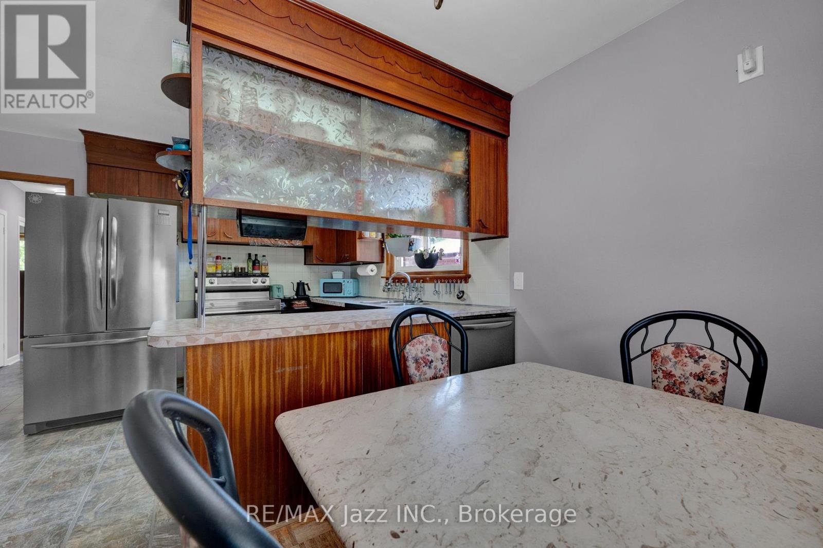 217 ANNIS STREET - 8