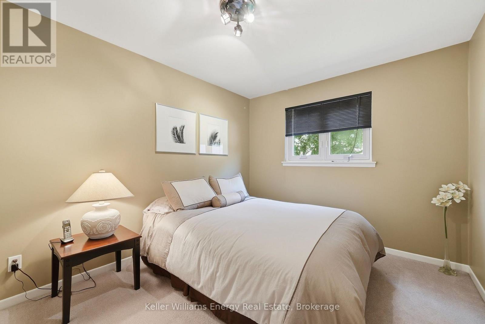 20 PROUD GROVE - Image 22