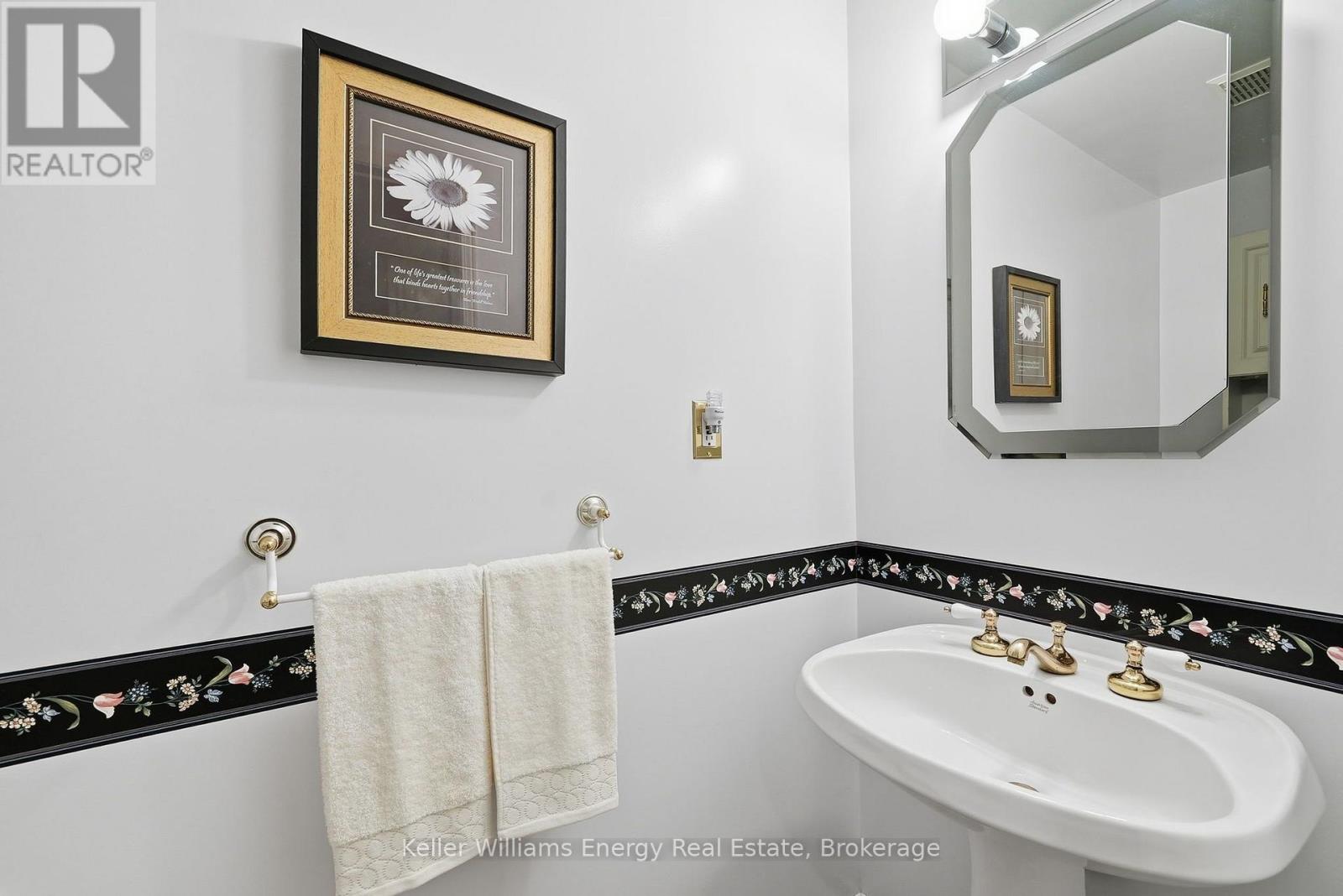 20 PROUD GROVE - Image 31