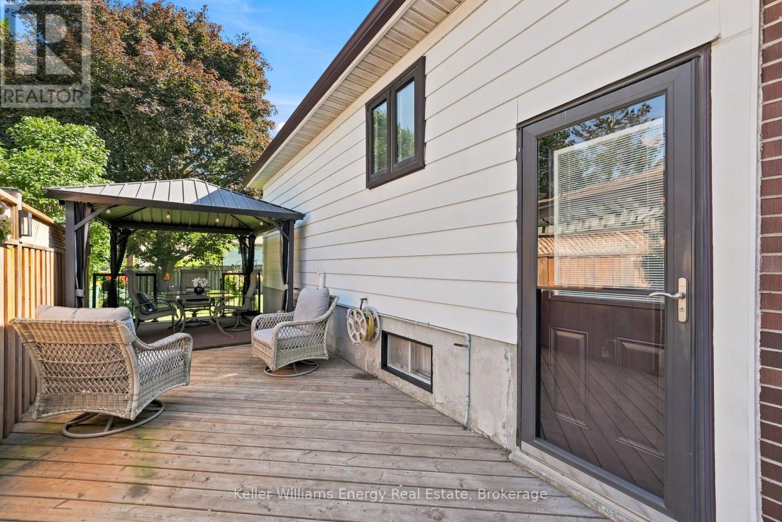 20 PROUD GROVE - Image 32