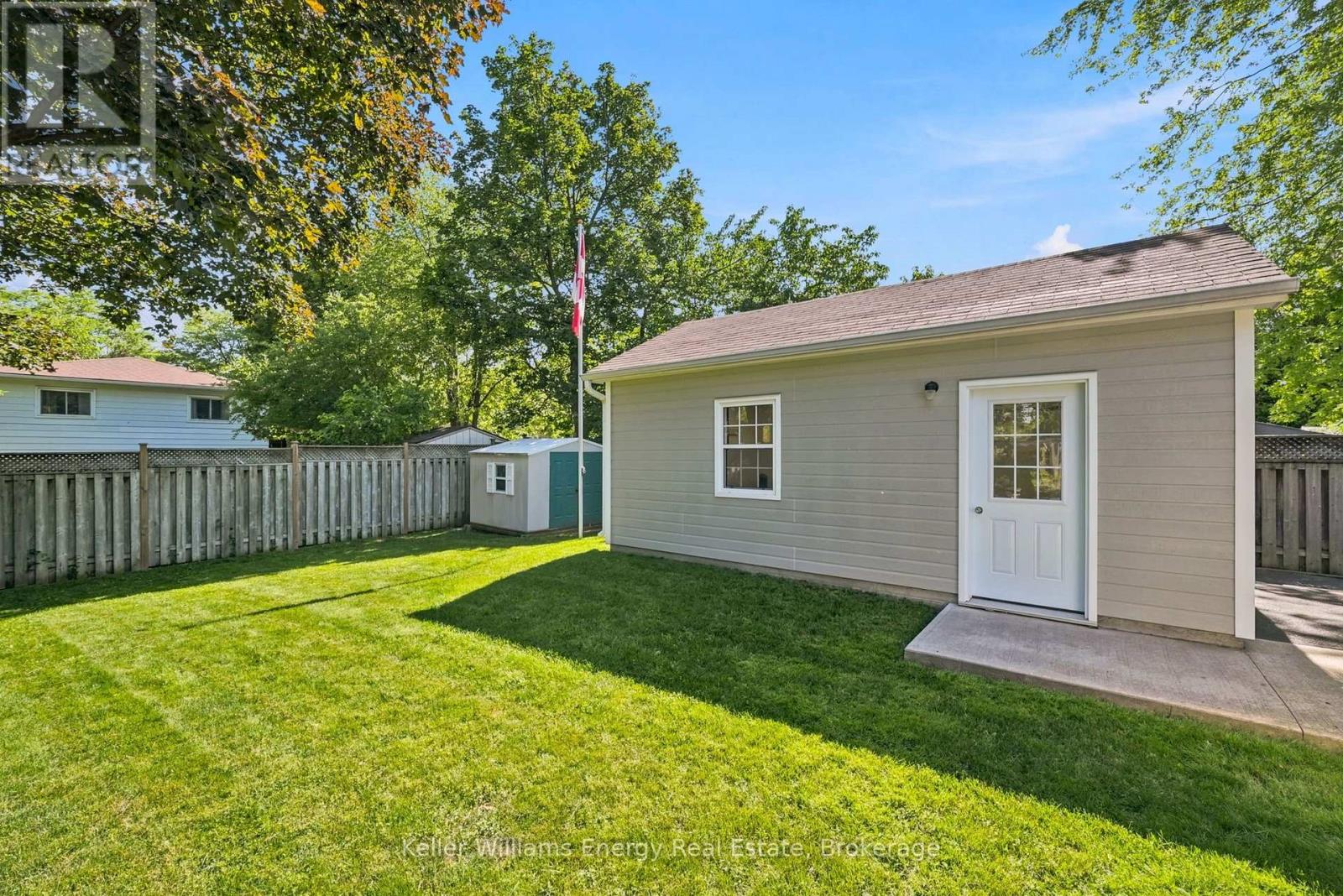 20 PROUD GROVE - Image 38
