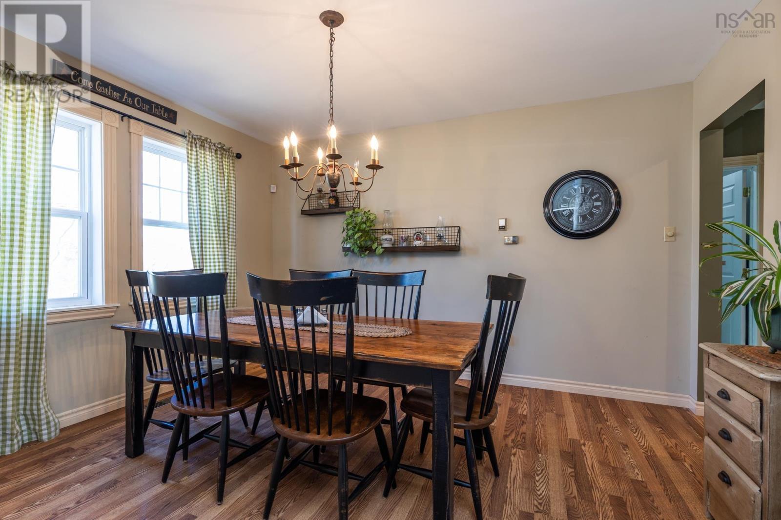 1 Belleville Road - 12