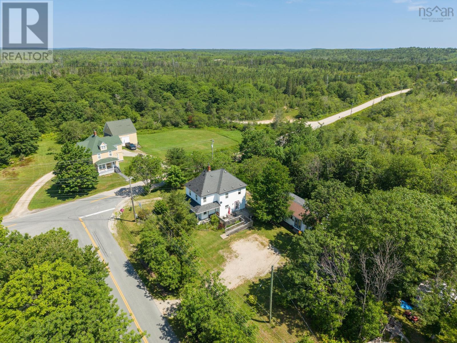 1 Belleville Road - 32