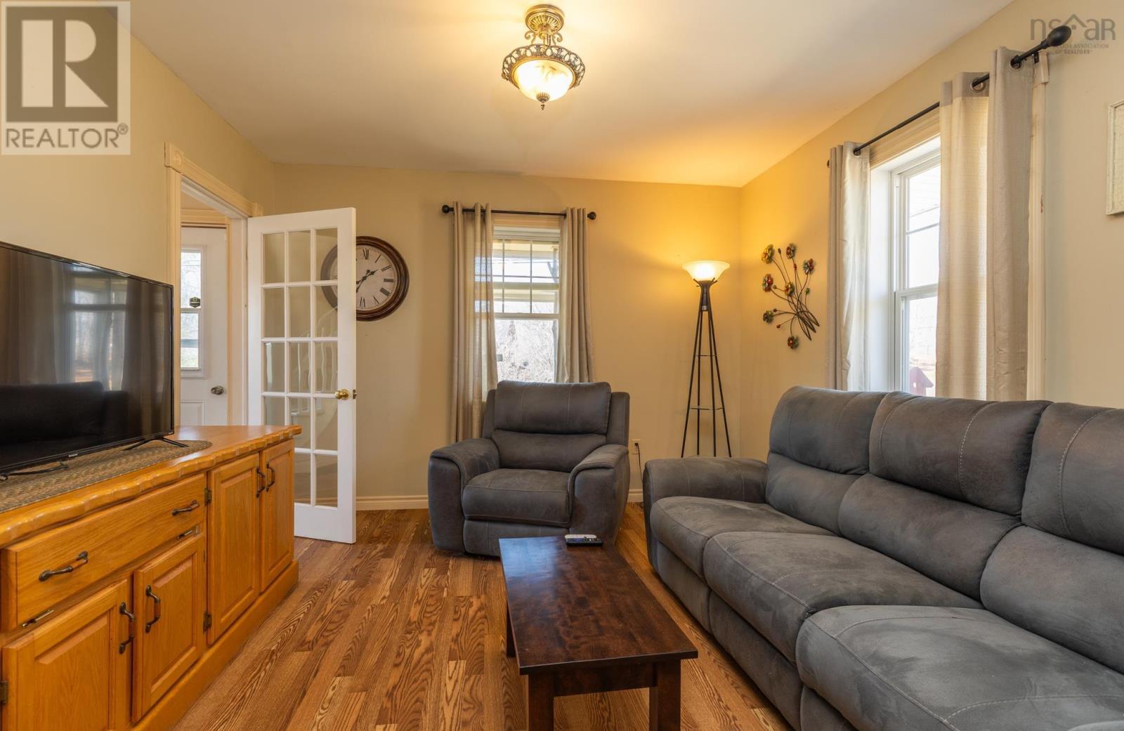 1 Belleville Road - 14