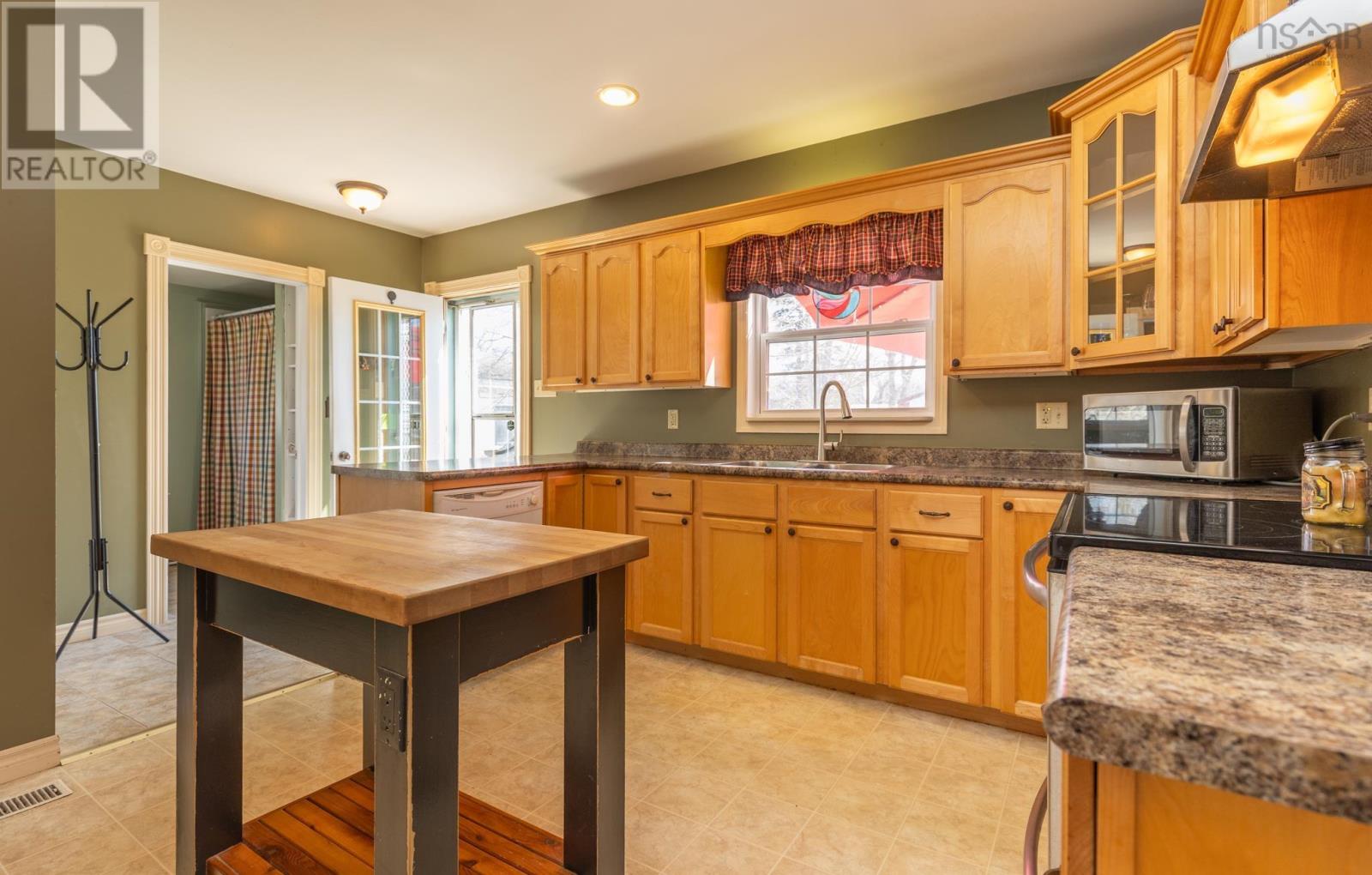 1 Belleville Road - 9