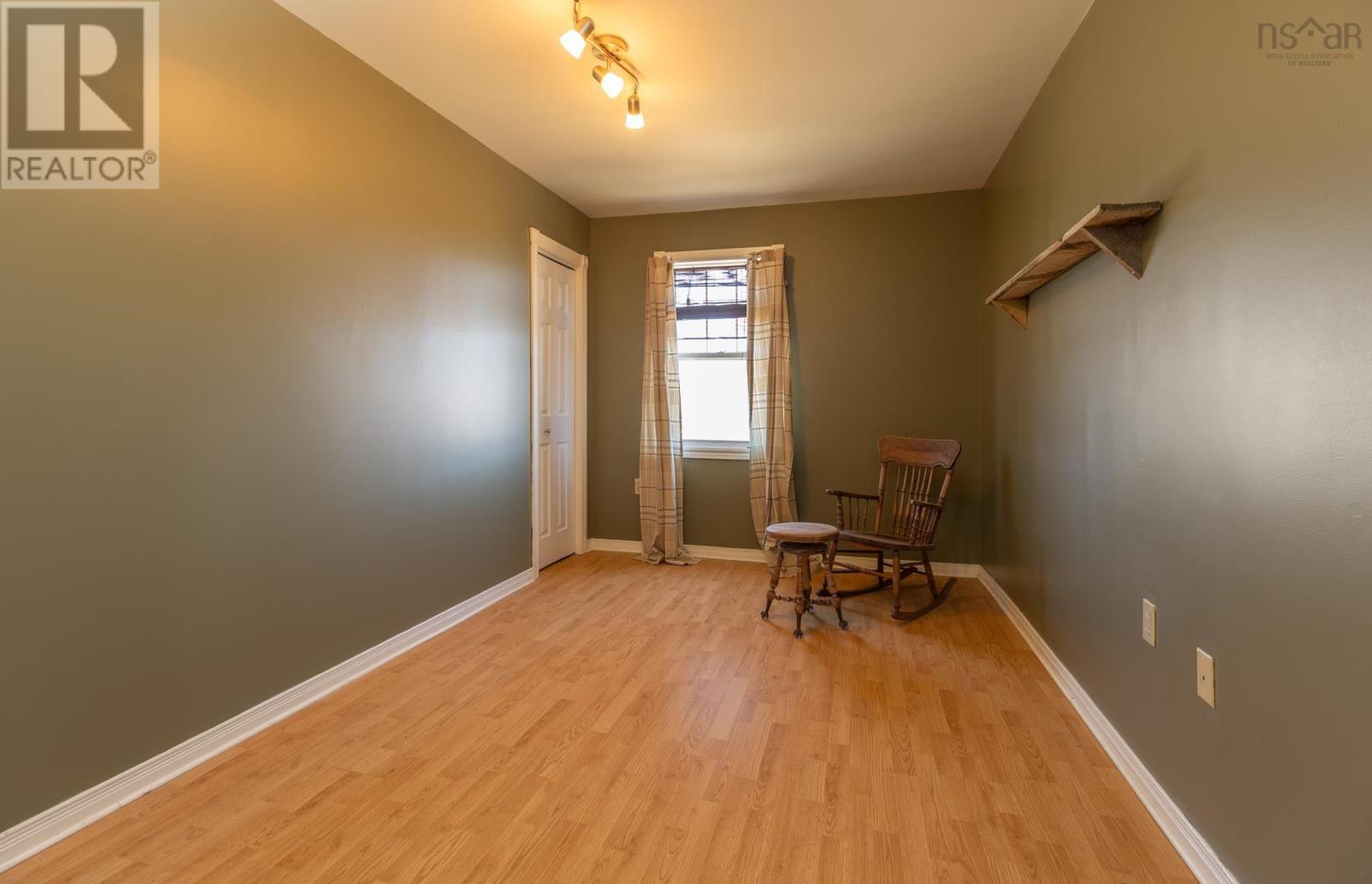 1 Belleville Road - 34