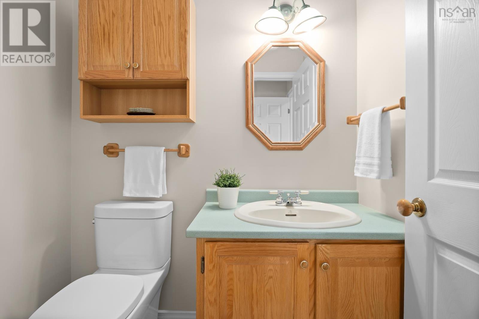 12 Falcon Place - 24