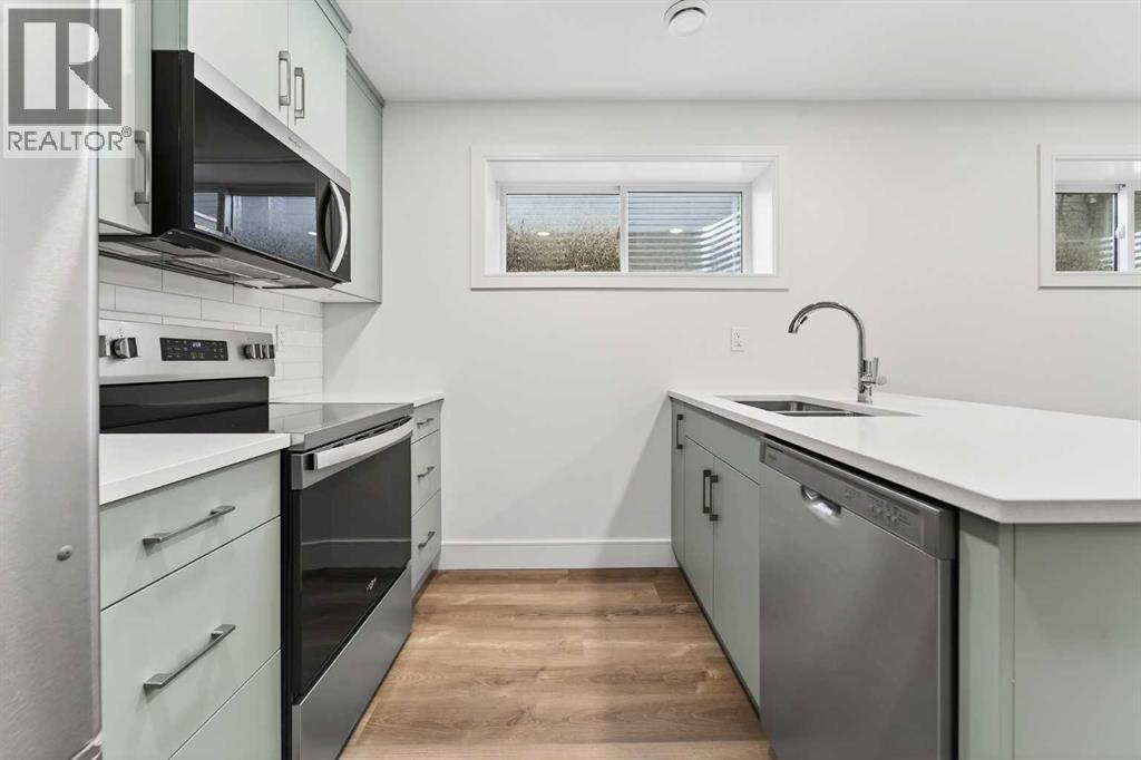 2537 16 Avenue - 40