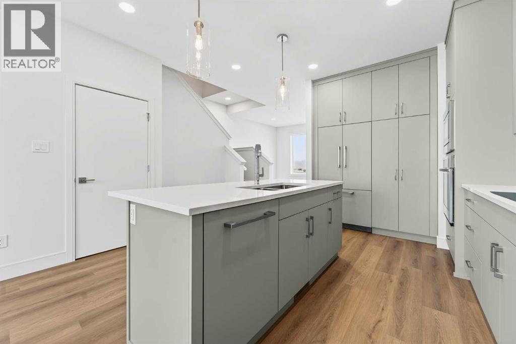 2537 16 Avenue - 10