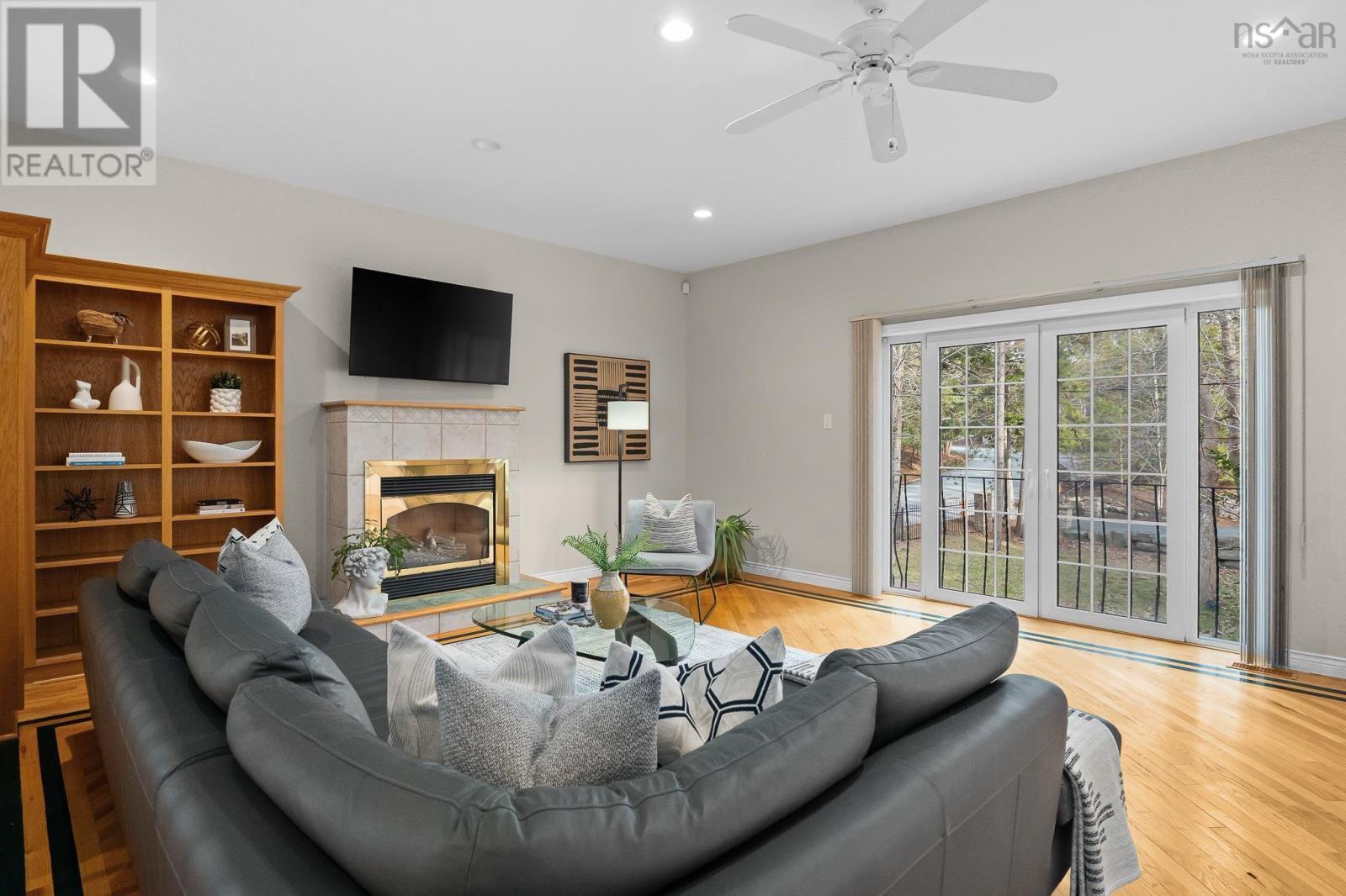 12 Falcon Place - 3