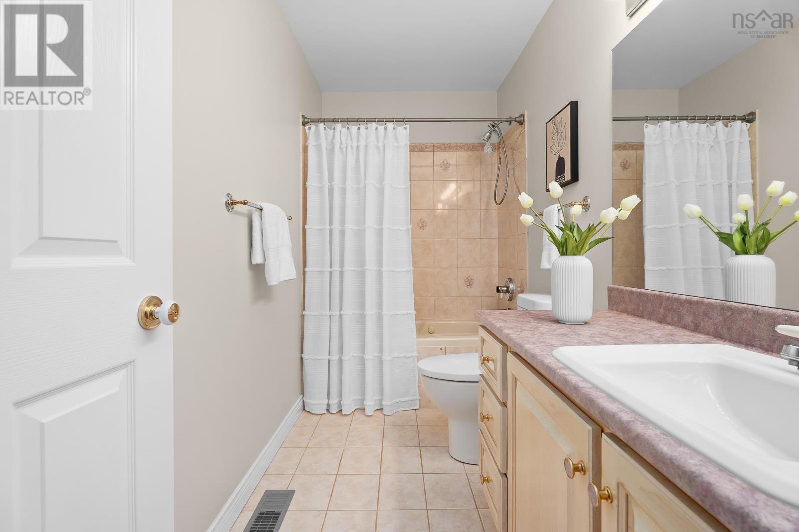 12 Falcon Place - 35
