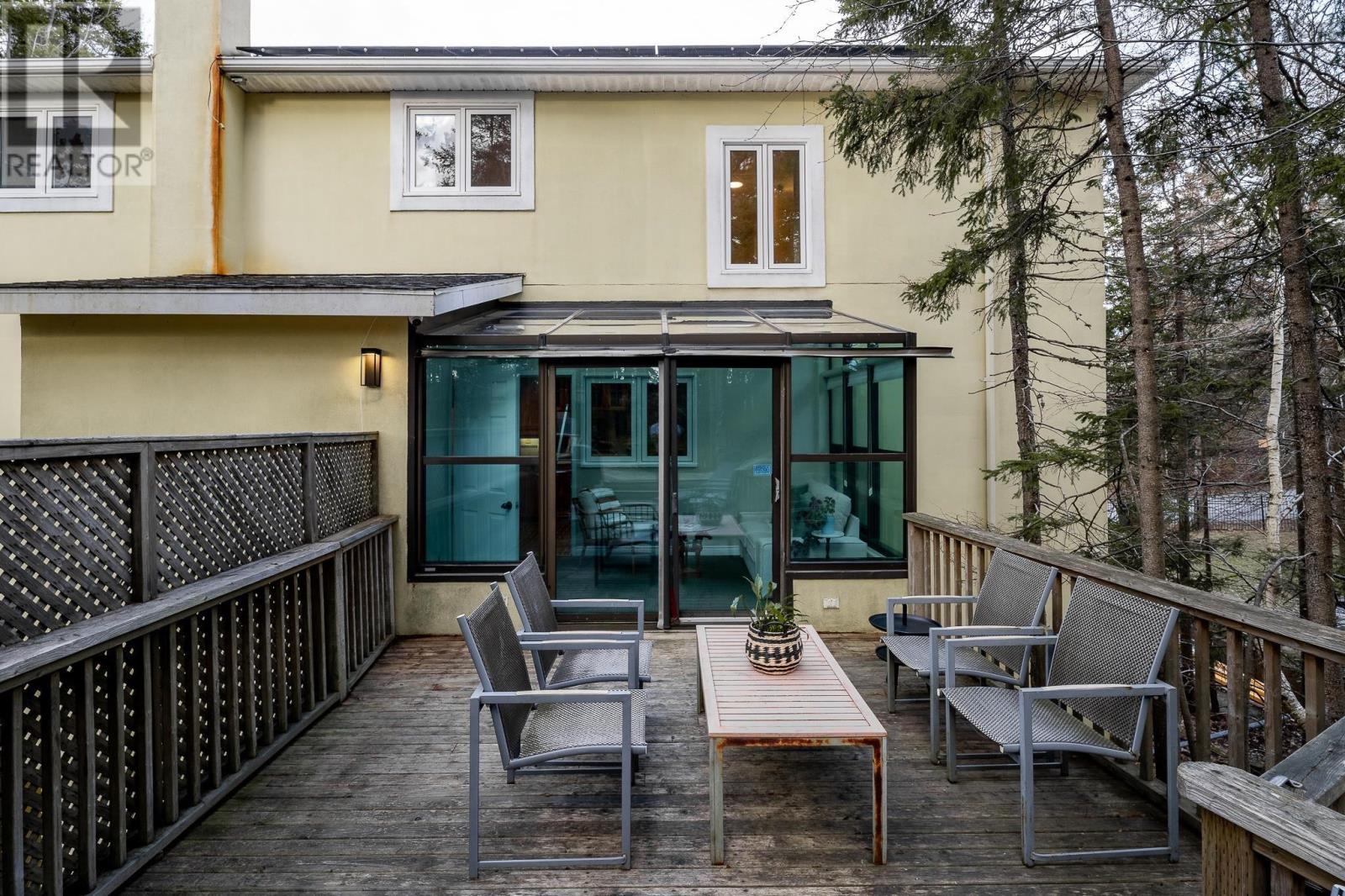 12 Falcon Place - 42