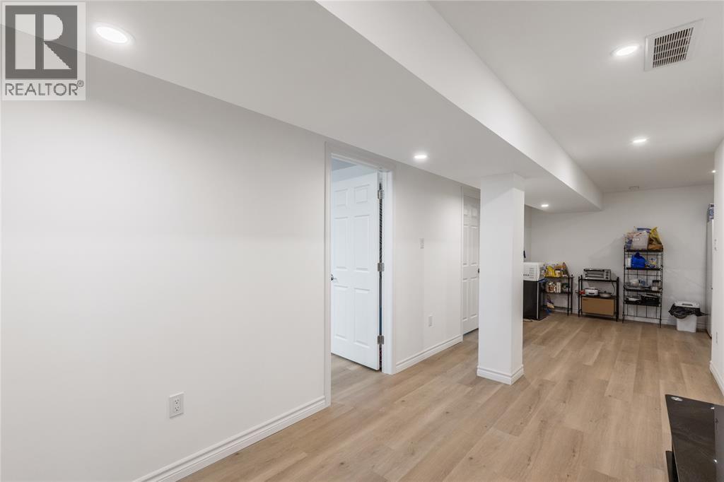 608 SWEETBAY CRESCENT - 35