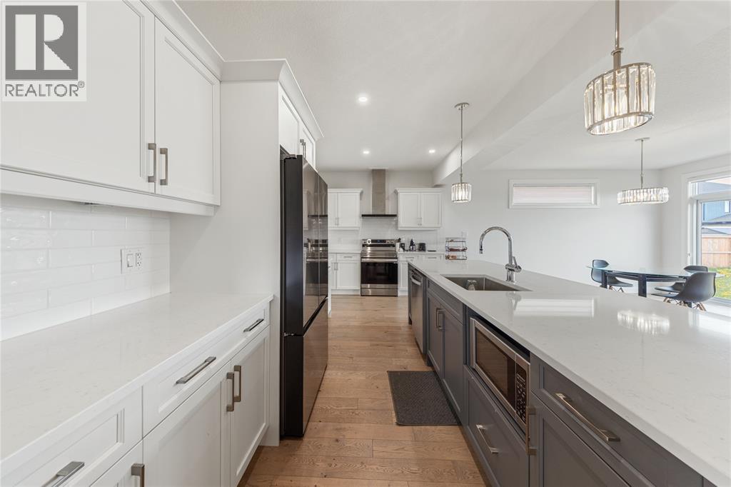 608 SWEETBAY CRESCENT - 6