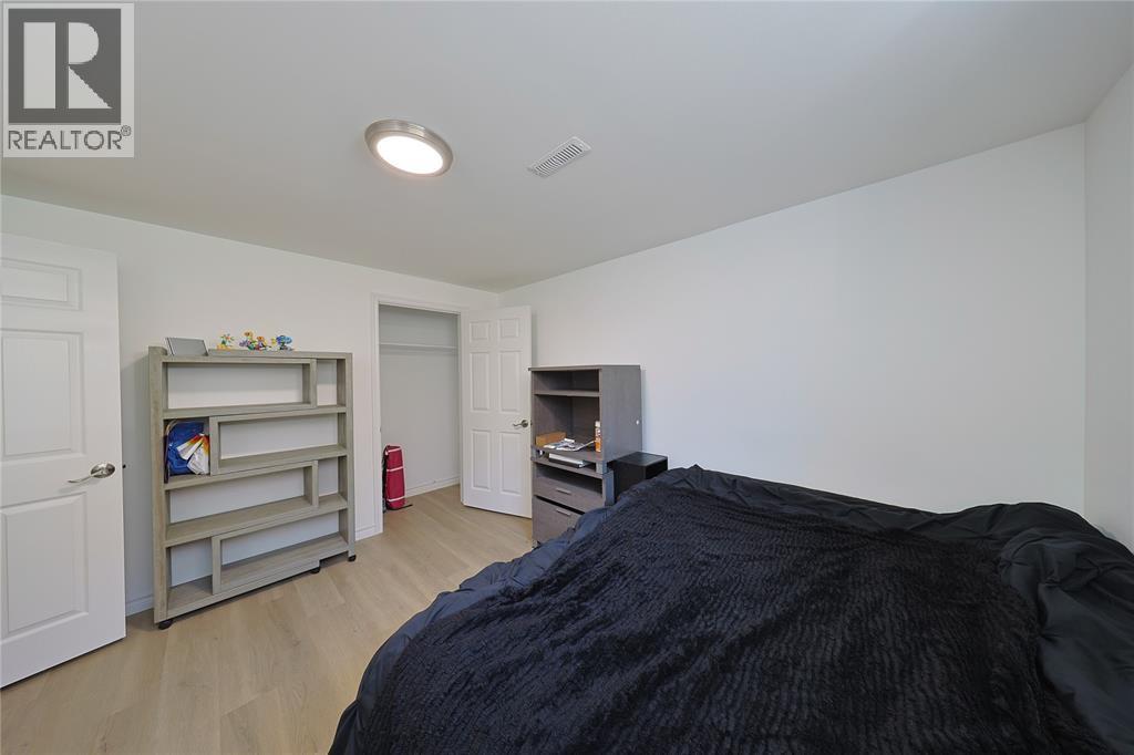 608 SWEETBAY CRESCENT - 40