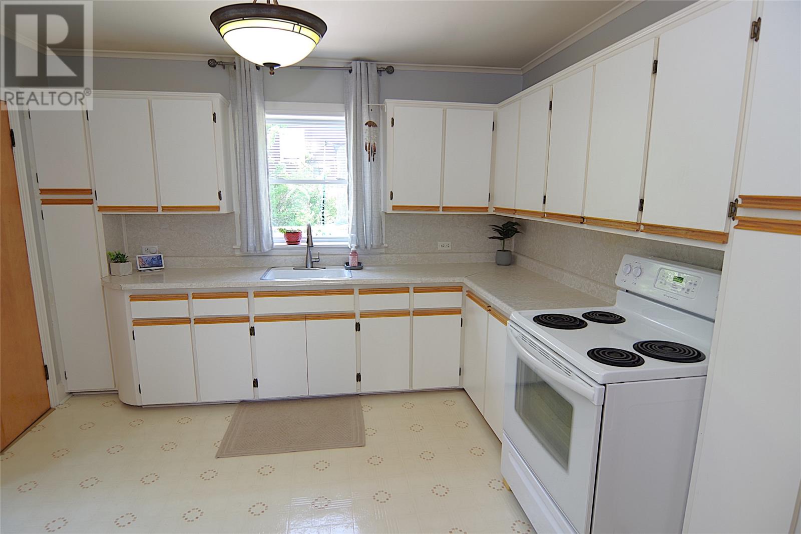 54 Cornwall Avenue - 16
