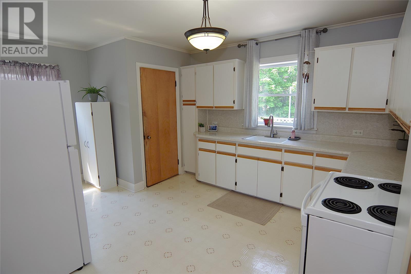 54 Cornwall Avenue - 17