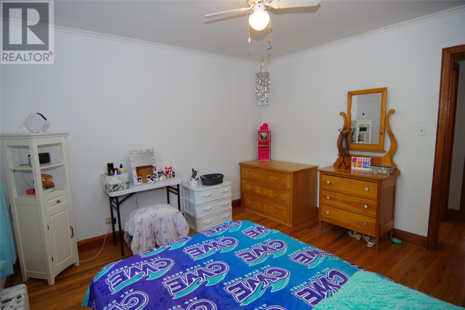 54 Cornwall Avenue - 26