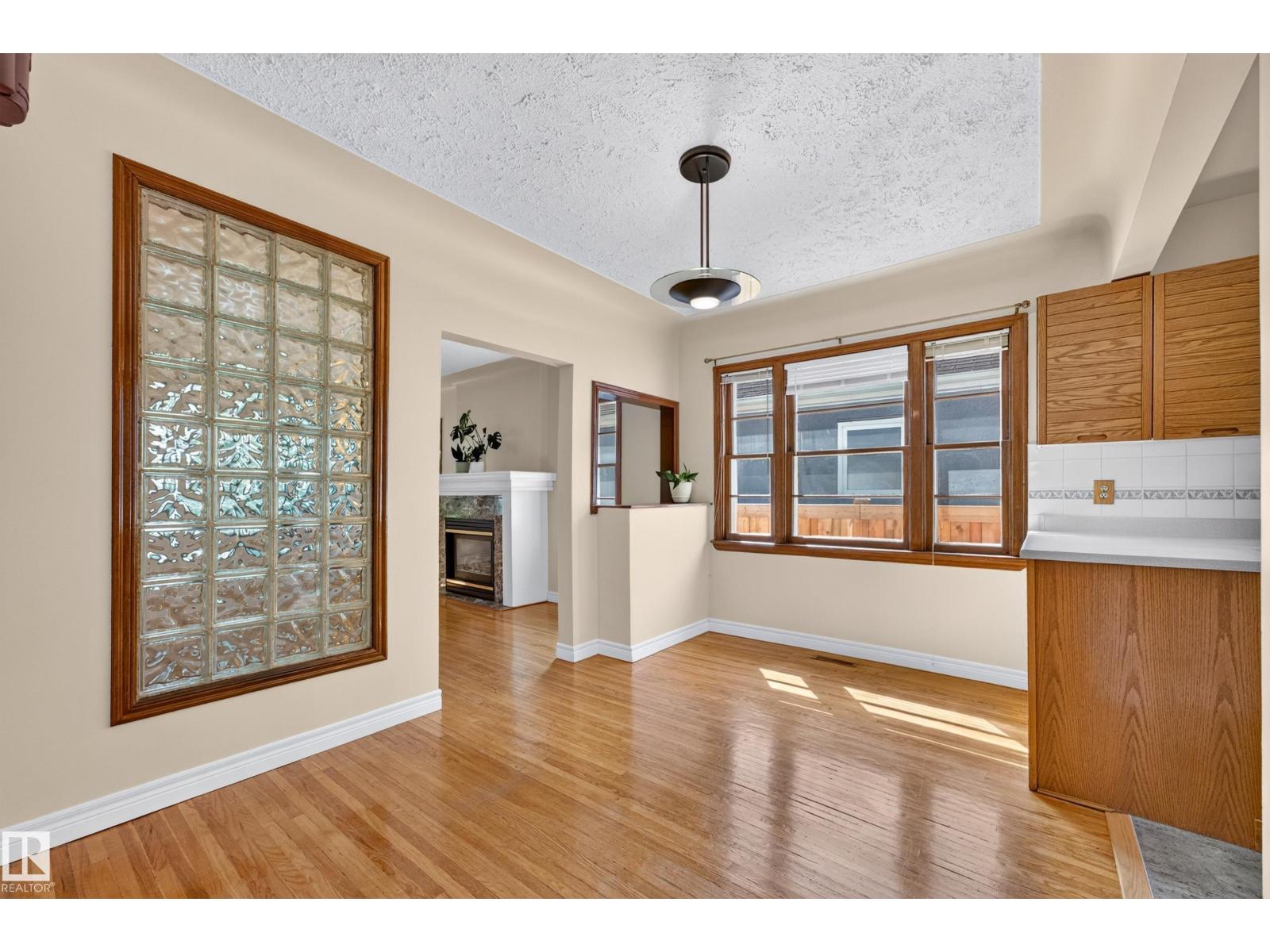 11212 66 ST NW - 14