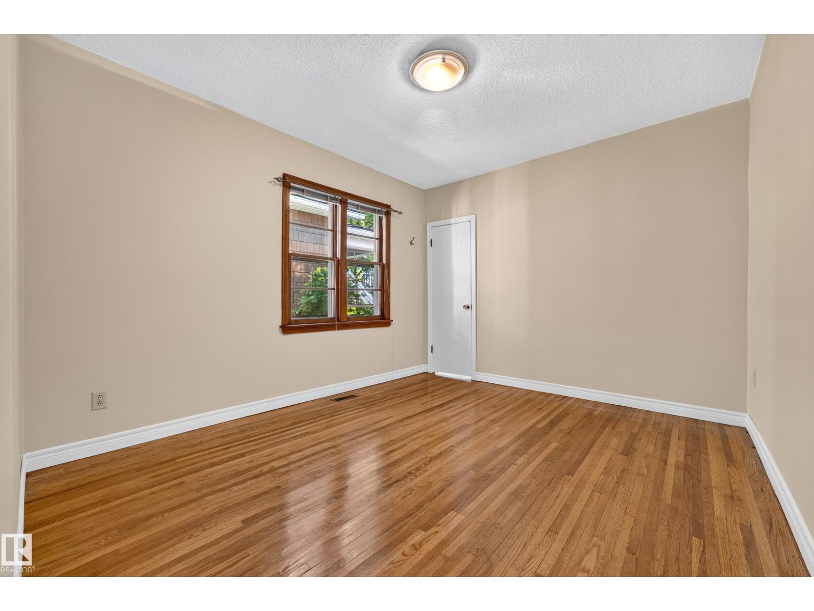 11212 66 ST NW - 19