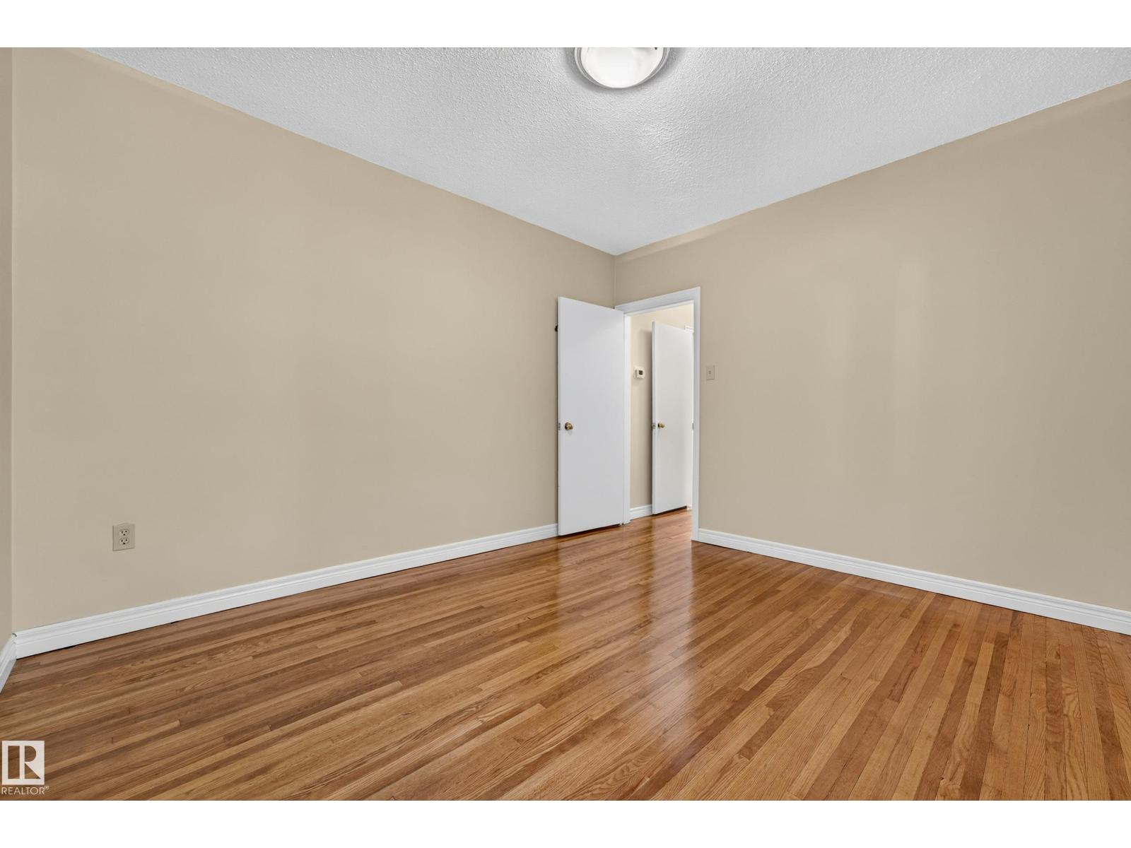 11212 66 ST NW - 21