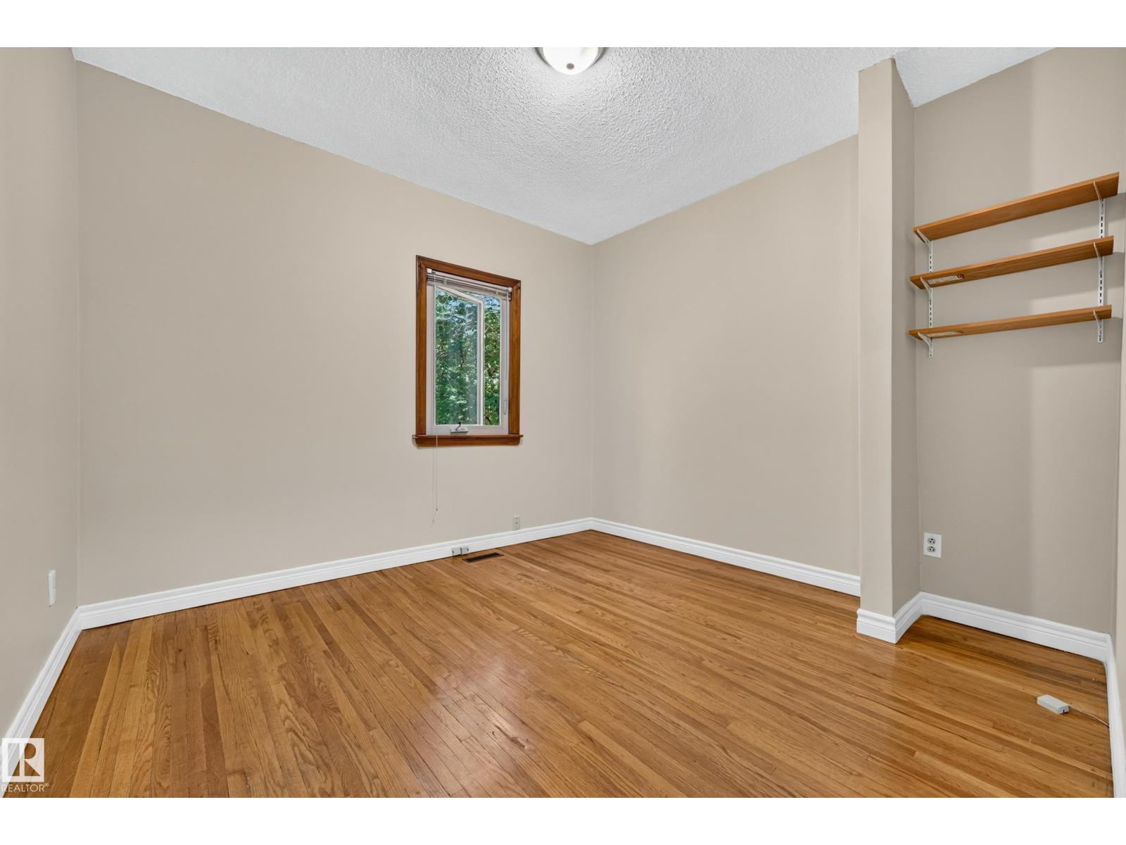 11212 66 ST NW - 23