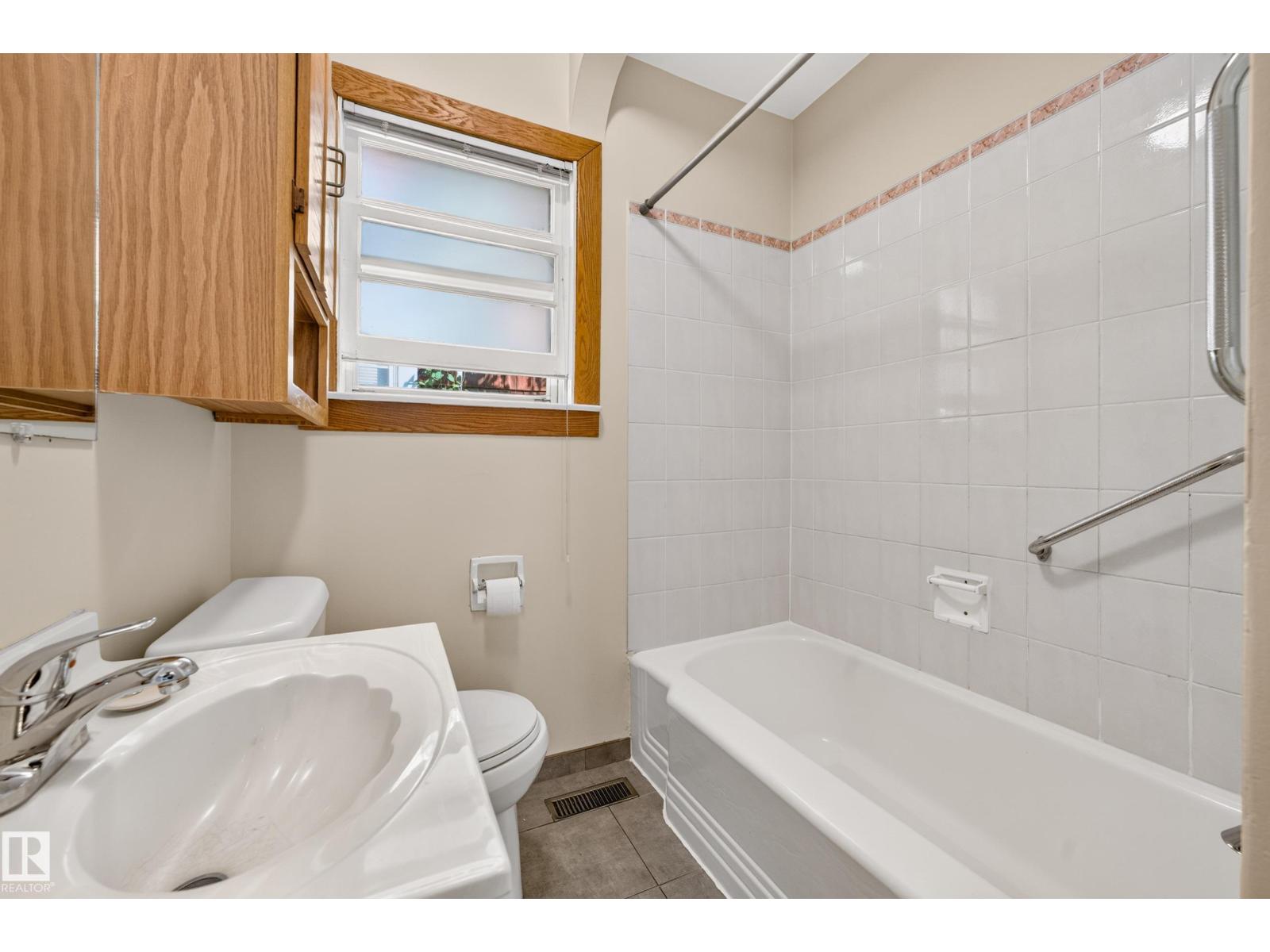 11212 66 ST NW - 26