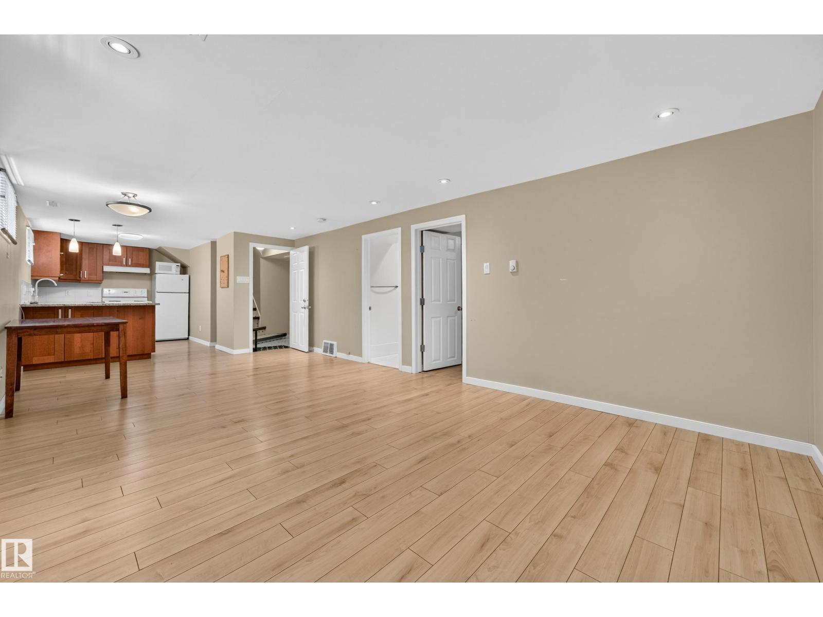 11212 66 ST NW - 35