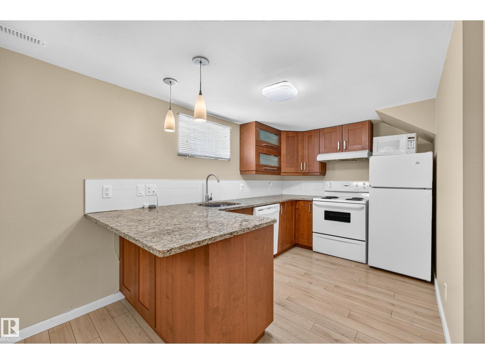 11212 66 ST NW - 36