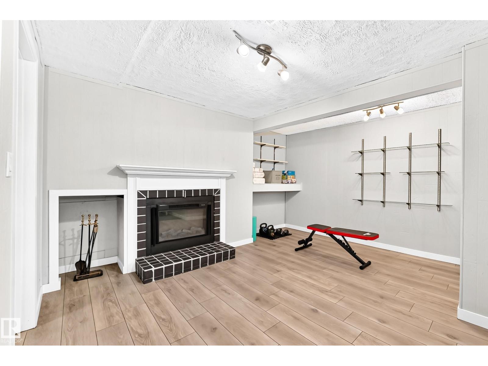 1028 MONY PENNY CR — photo 44